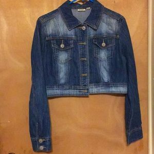 Medium size women’s blue Jean shirt coat!!